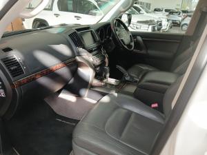 Toyota Land Cruiser 200 4.5D-4D VX - Image 7