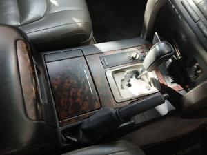Toyota Land Cruiser 200 4.5D-4D VX - Image 10