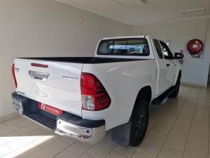 Toyota Hilux 2.4GD-6 Xtra cab Raider manual - Image 2