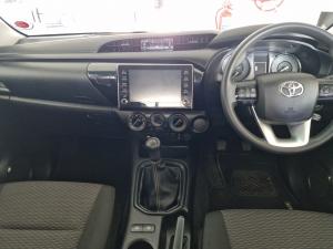 Toyota Hilux 2.4GD-6 double cab Raider manual - Image 6