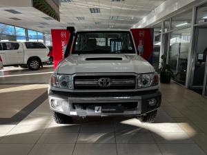 Toyota Land Cruiser 76 4.5D-4D V8 station wagon LX - Image 4