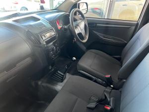 Isuzu D-Max Gen 6 250 single cab Fleetside safety - Image 7