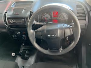 Isuzu D-Max Gen 6 250 single cab Fleetside safety - Image 8