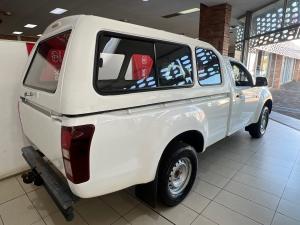 Isuzu D-Max Gen 6 250 single cab Fleetside safety - Image 2