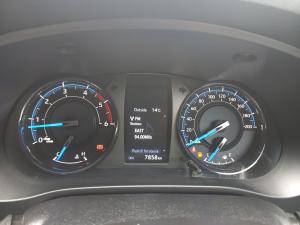 Toyota Hilux 2.8GD-6 double cab 4x4 Legend RS manual - Image 11