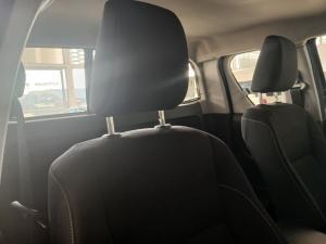 Toyota Hilux 2.4 GD-6 RB RaiderE/CAB - Image 16