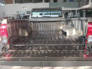 Toyota Hilux 2.4 GD-6 RB RaiderE/CAB - Image 17