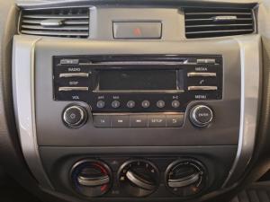Nissan Navara 2.5DDTi double cab SE Plus auto - Image 10
