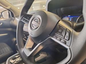Nissan Navara 2.5DDTi double cab SE Plus auto - Image 12