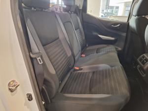 Nissan Navara 2.5DDTi double cab SE Plus auto - Image 16