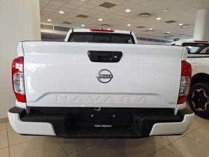 Nissan Navara 2.5DDTi double cab SE Plus auto - Image 17
