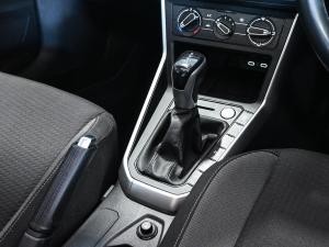 Volkswagen Polo hatch 1.0TSI Life auto - Image 11