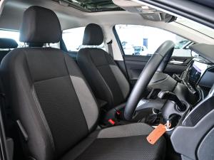 Volkswagen Polo hatch 1.0TSI Life auto - Image 11