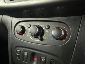 Renault Sandero 900T Stepway Expression - Image 9