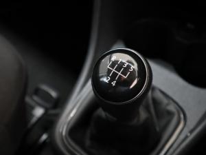 Volkswagen Polo Vivo hatch 1.4 Comfortline - Image 15