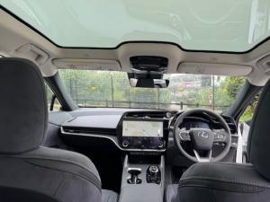 Lexus RZ 450e SE - Image 10