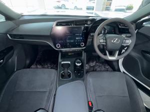 Lexus RZ 450e SE - Image 12