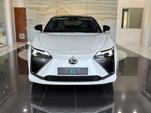 Lexus RZ 450e SE - Image 2
