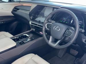 Lexus RX 450h+ - Image 10