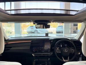 Lexus RX 450h+ - Image 13