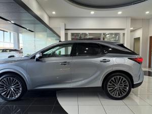 Lexus RX 450h+ - Image 8