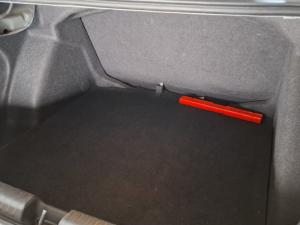 Volkswagen Polo sedan 1.6 manual - Image 11