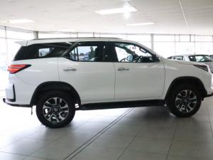 Toyota Fortuner 2.4GD-6 4x4 - Image 2