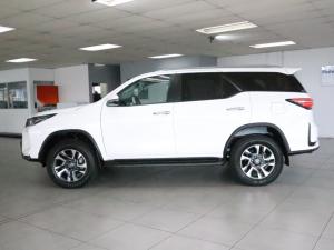 Toyota Fortuner 2.4GD-6 4x4 - Image 2
