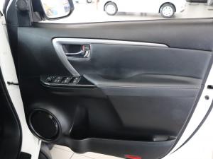 Toyota Fortuner 2.4GD-6 4x4 - Image 4