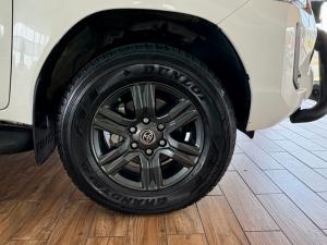 Toyota Hilux 2.4GD-6 Xtra cab Raider manual - Image 10