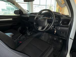 Toyota Hilux 2.4GD-6 Xtra cab Raider manual - Image 11