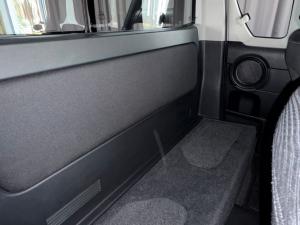 Toyota Hilux 2.4GD-6 Xtra cab Raider manual - Image 12