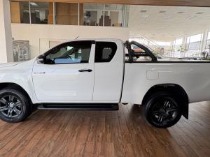 Toyota Hilux 2.4GD-6 Xtra cab Raider manual - Image 5