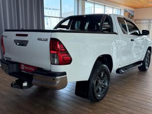 Toyota Hilux 2.4GD-6 Xtra cab Raider manual - Image 8