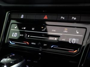 Volkswagen T-Roc 2.0TSI 4Motion R-Line - Image 25