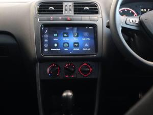 Volkswagen Polo Vivo hatch 1.6 Life - Image 13