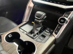 Toyota Land Cruiser 300 3.3D GR-Sport - Image 13