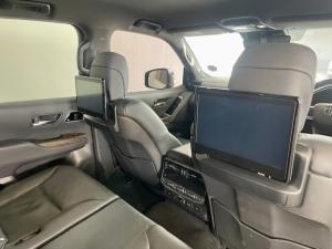 Toyota Land Cruiser 300 3.3D GR-Sport - Image 16
