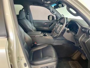 Toyota Land Cruiser 300 3.3D GR-Sport - Image 17