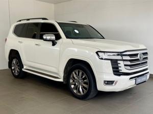 Toyota Land Cruiser 300 3.3D GR-Sport - Image 1