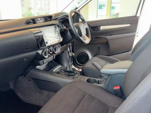 Toyota Hilux 2.4GD-6 single cab Raider manual - Image 11