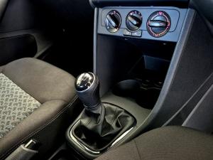 Volkswagen Polo Vivo hatch 1.4 Life - Image 16