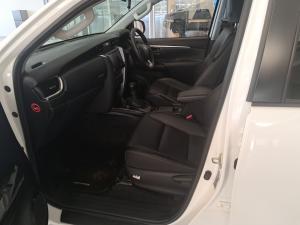 Toyota Fortuner 2.4GD-6 manual - Image 7