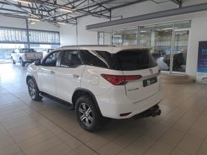 Toyota Fortuner 2.4GD-6 manual - Image 9