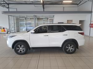 Toyota Fortuner 2.4GD-6 manual - Image 10