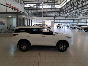 Toyota Fortuner 2.4GD-6 manual - Image 3