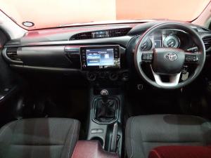Toyota Hilux 2.4GD-6 double cab 4x4 Raider manual - Image 6