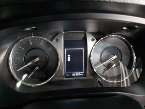 Toyota Hilux 2.4GD-6 double cab 4x4 Raider manual - Image 9
