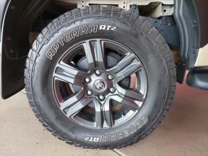 Toyota Hilux 2.4GD-6 double cab 4x4 Raider manual - Image 12