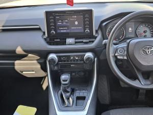 Toyota RAV4 2.0 GX auto - Image 6